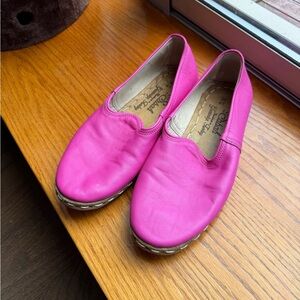 M41 Women’s / Men’s Sabah Vibrant Pink Leather Flats Worn 1x